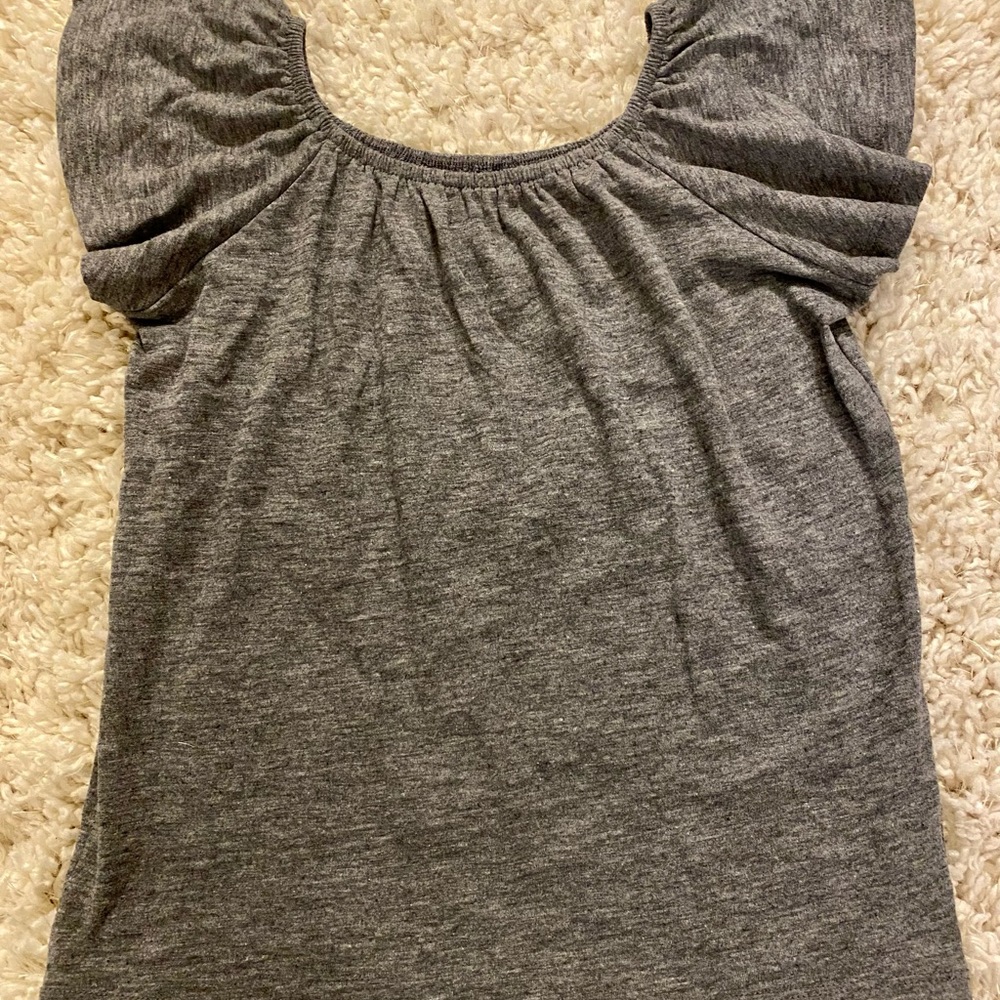 Girls scoop-neck tee, size 6-7